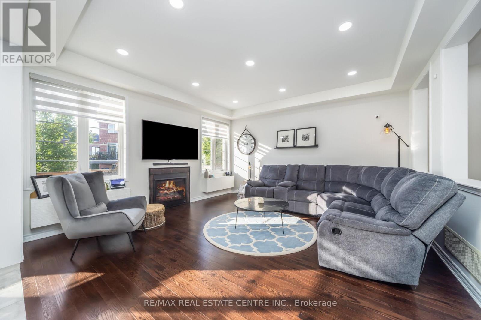 486 Etheridge Avenue, Milton, Ontario  L9E 0A8 - Photo 15 - W12397642