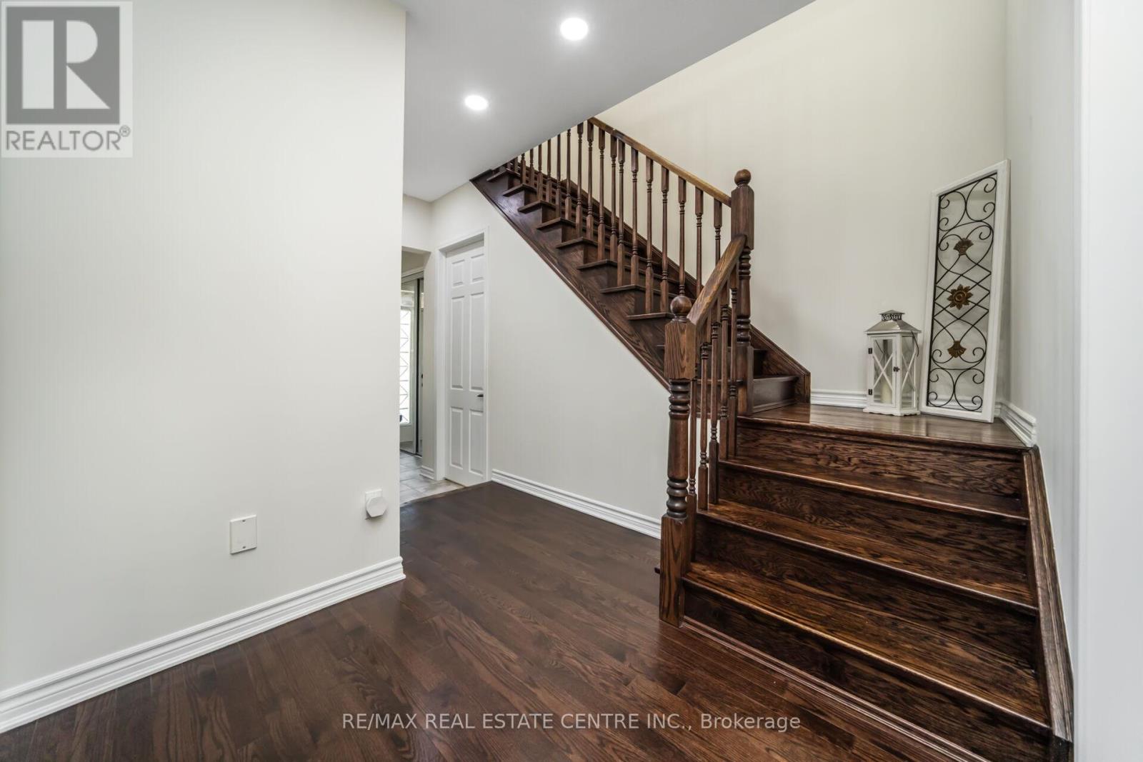 486 Etheridge Avenue, Milton, Ontario  L9E 0A8 - Photo 26 - W12397642