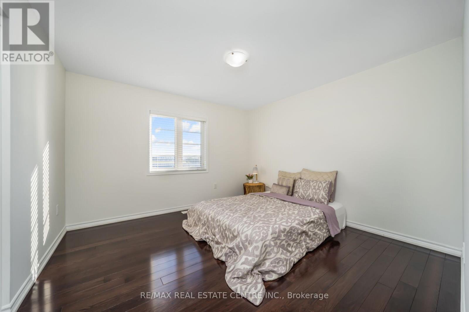 486 Etheridge Avenue, Milton, Ontario  L9E 0A8 - Photo 35 - W12397642
