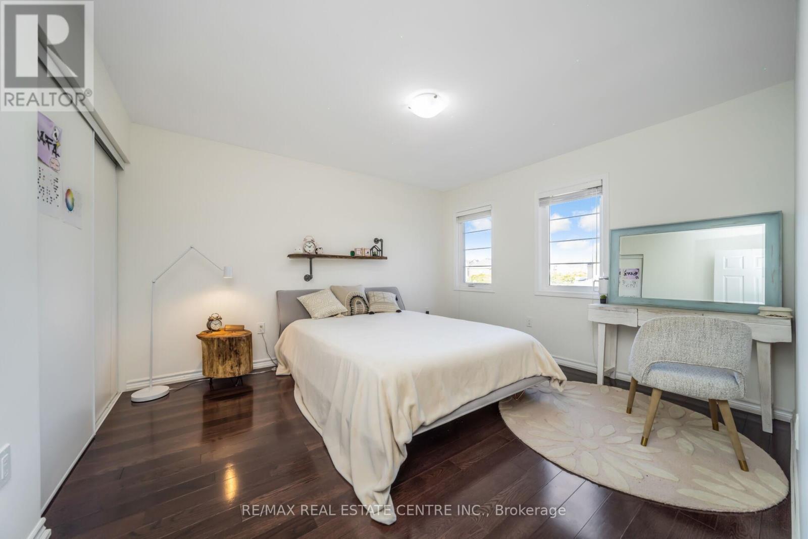 486 Etheridge Avenue, Milton, Ontario  L9E 0A8 - Photo 37 - W12397642
