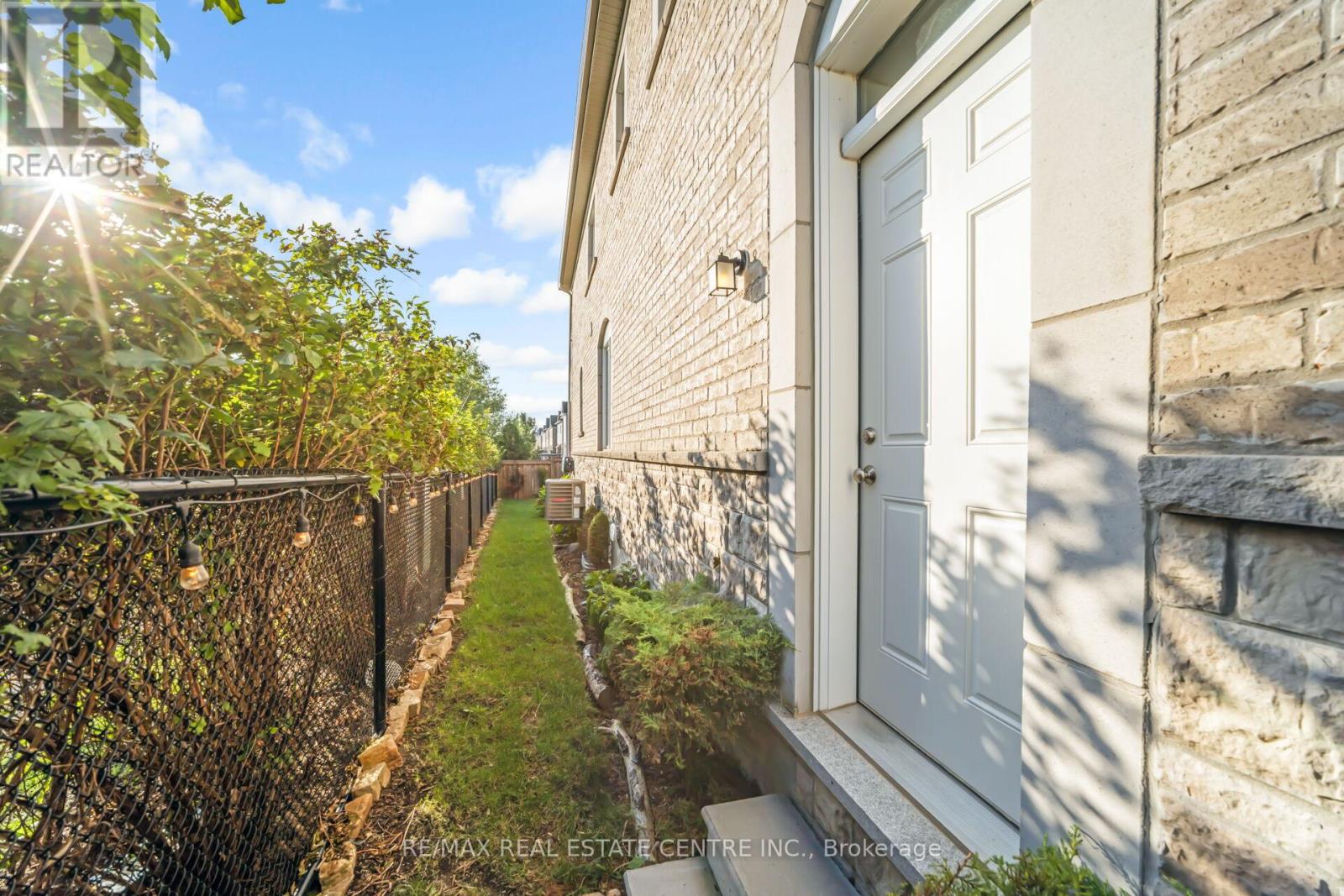 486 Etheridge Avenue, Milton, Ontario  L9E 0A8 - Photo 45 - W12397642