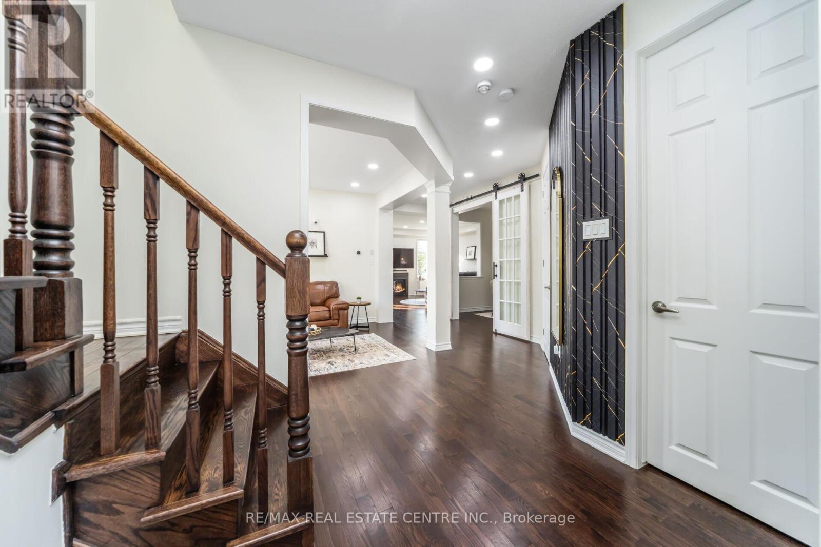 486 Etheridge Avenue, Milton, Ontario  L9E 0A8 - Photo 6 - W12397642