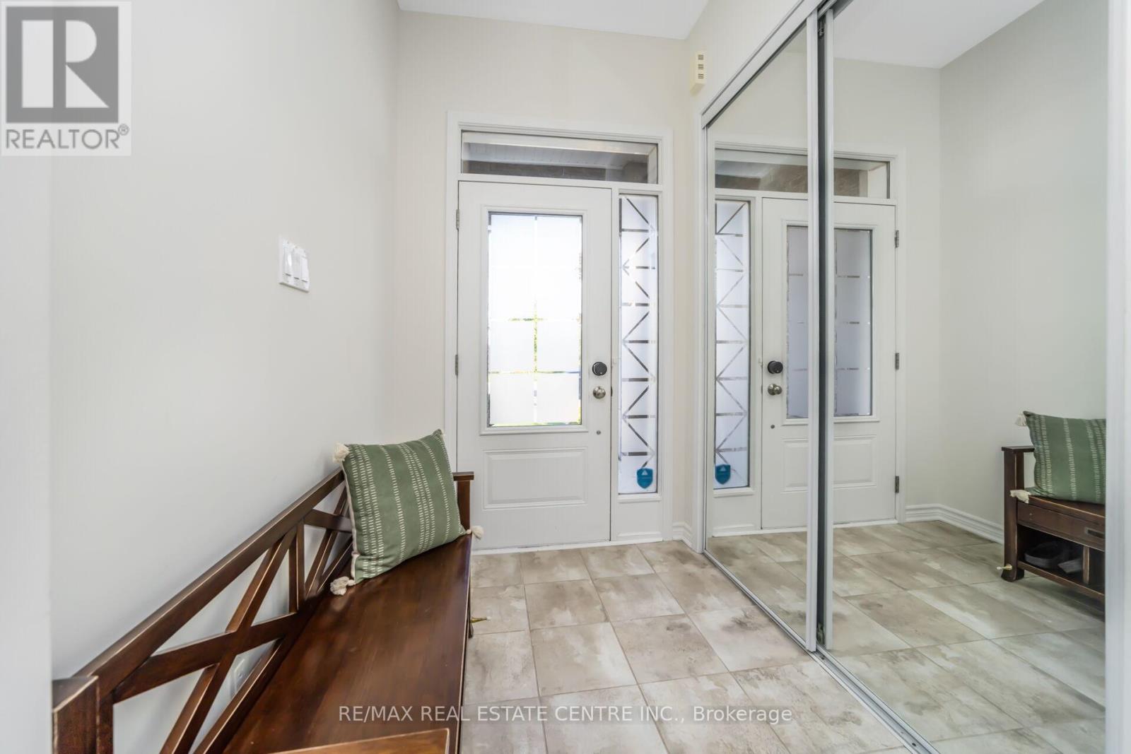 486 Etheridge Avenue, Milton, Ontario  L9E 0A8 - Photo 7 - W12397642