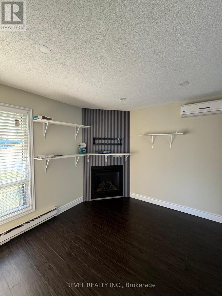 24 Grand River Court, Brampton, Ontario  L6S 2J8 - Photo 5 - W12397650