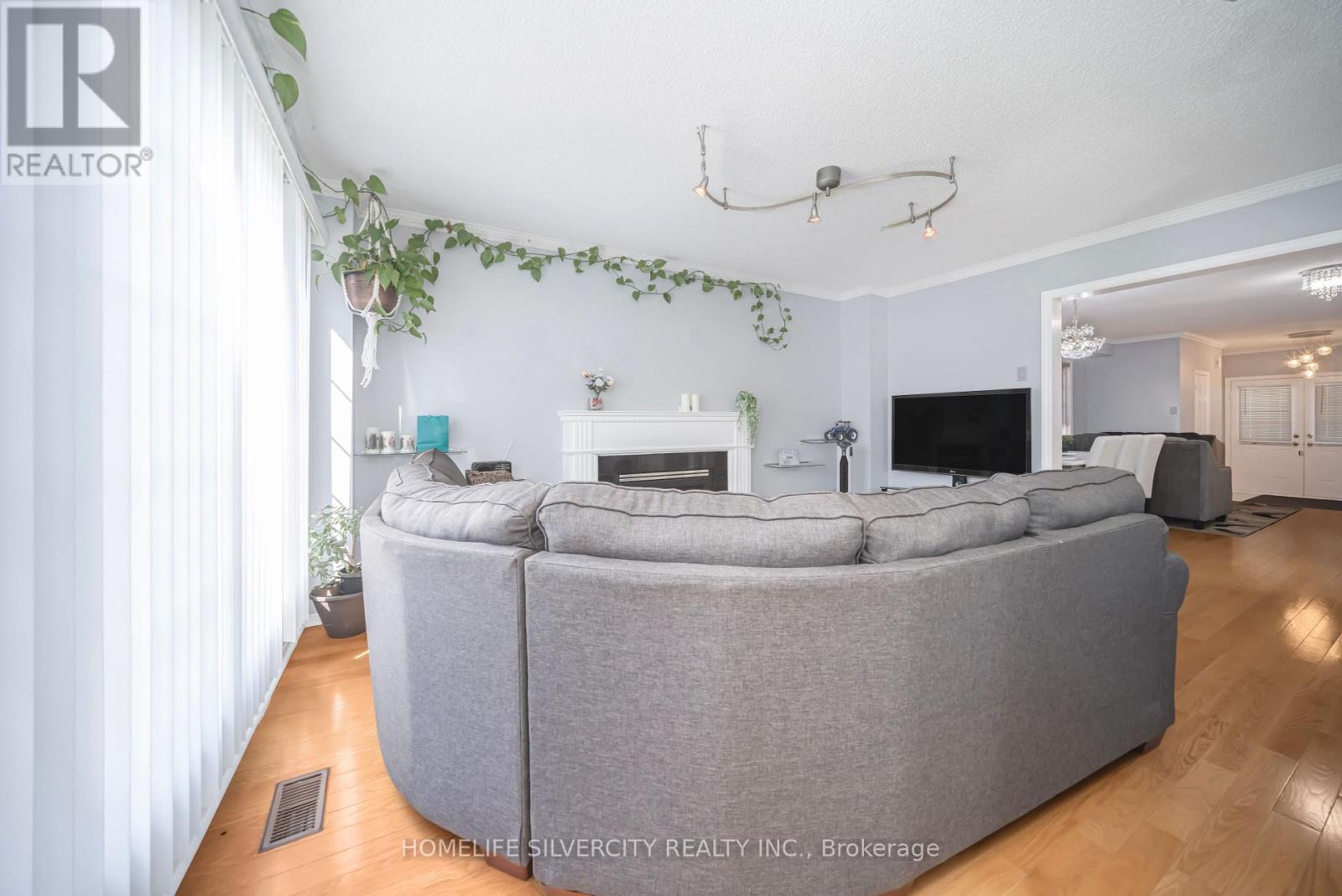 37 Loons Call Crescent N, Brampton, Ontario  L6R 2G5 - Photo 18 - W12397662