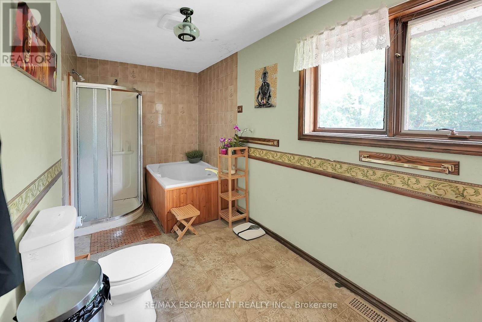 570 Buffalo Road, Fort Erie, Ontario  L2A 5G8 - Photo 16 - X12397641