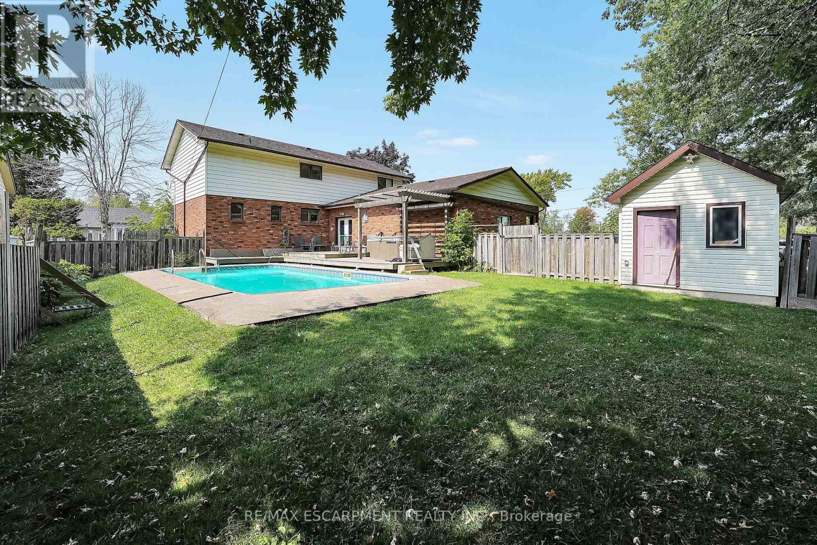 570 Buffalo Road, Fort Erie, Ontario  L2A 5G8 - Photo 3 - X12397641