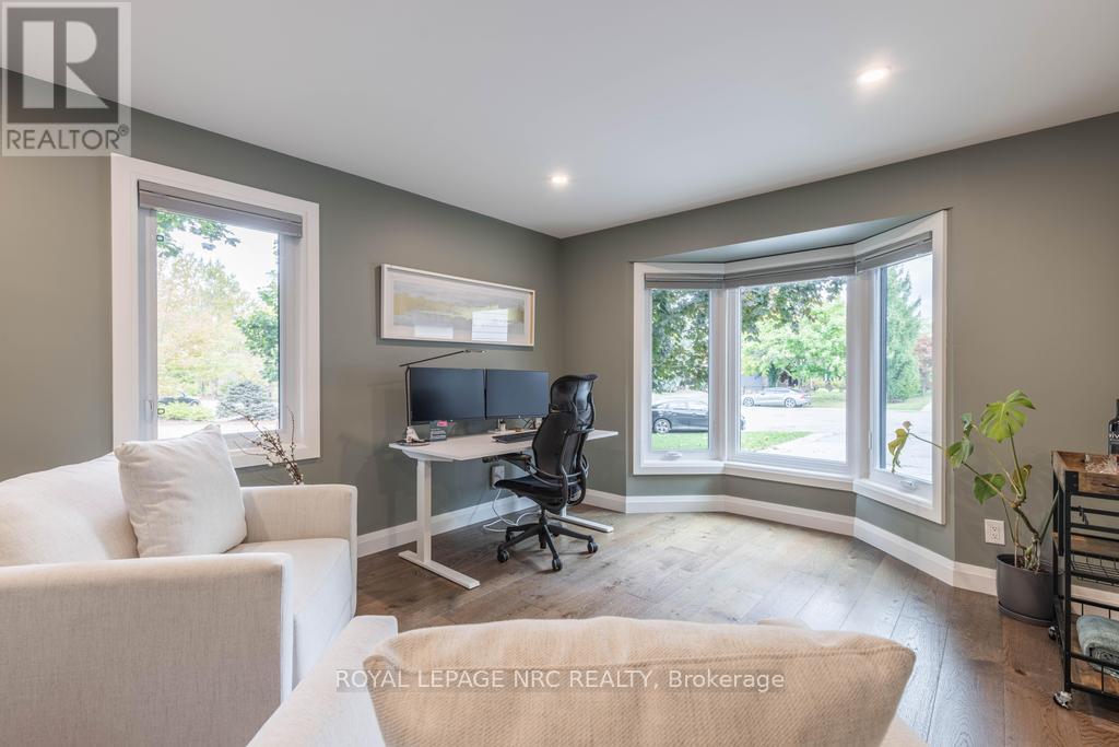12 Scottdale Court, Pelham, Ontario  L0S 1E3 - Photo 24 - X12397678