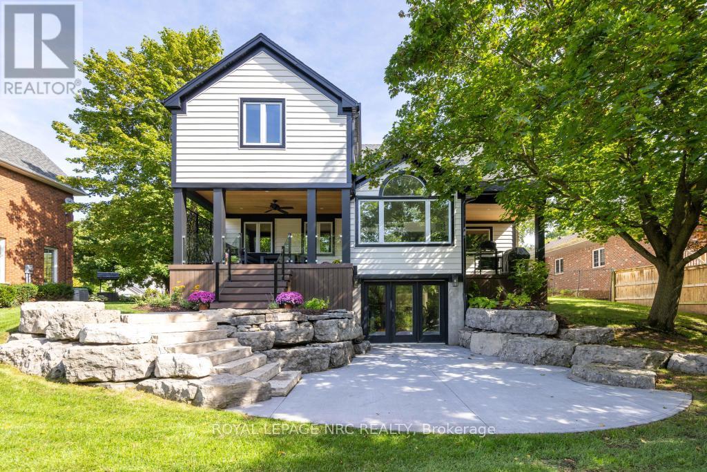 12 Scottdale Court, Pelham, Ontario  L0S 1E3 - Photo 5 - X12397678