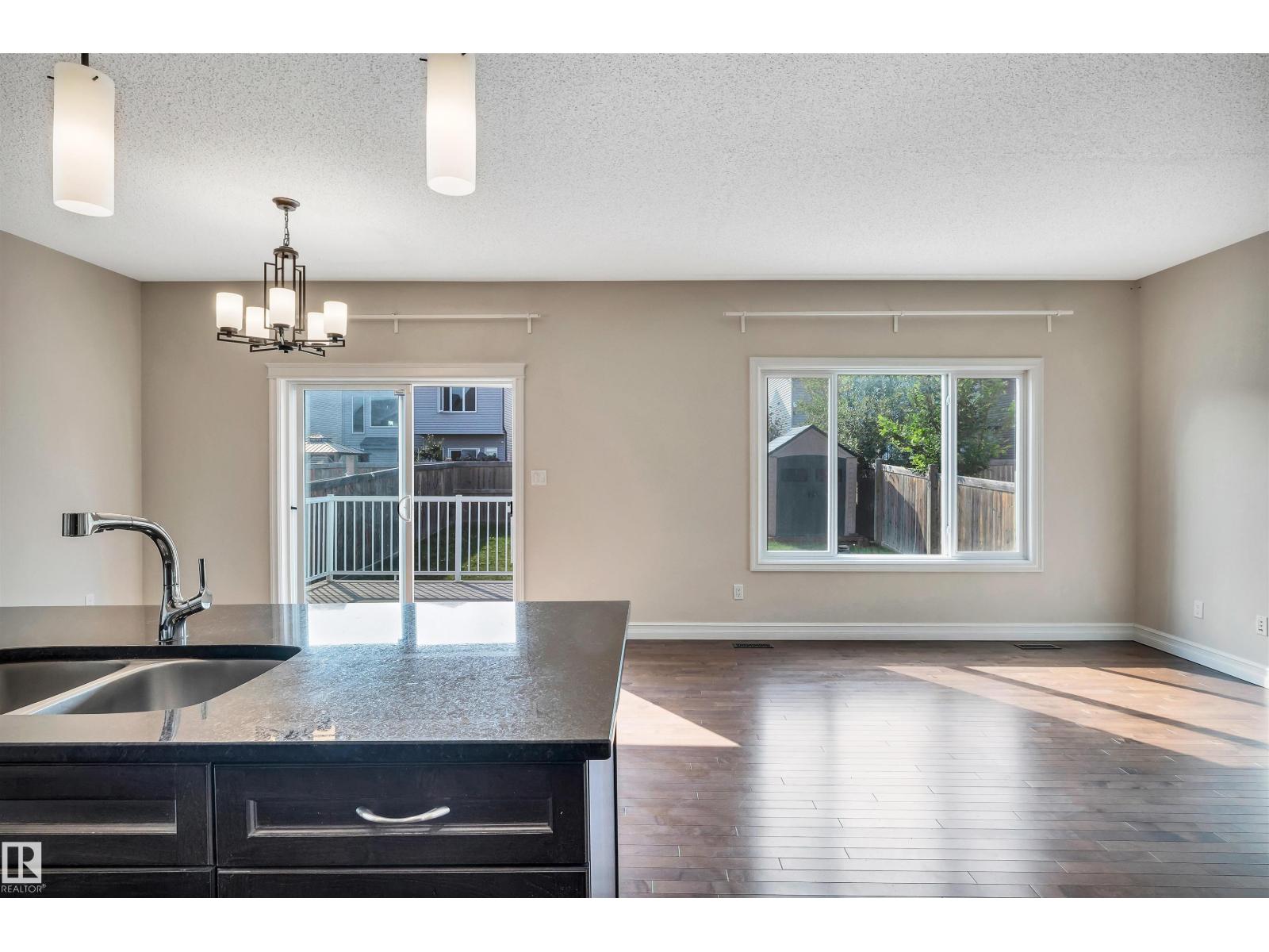 15827 10 Av Sw, Edmonton, Alberta  T6W 2H2 - Photo 5 - E4457269