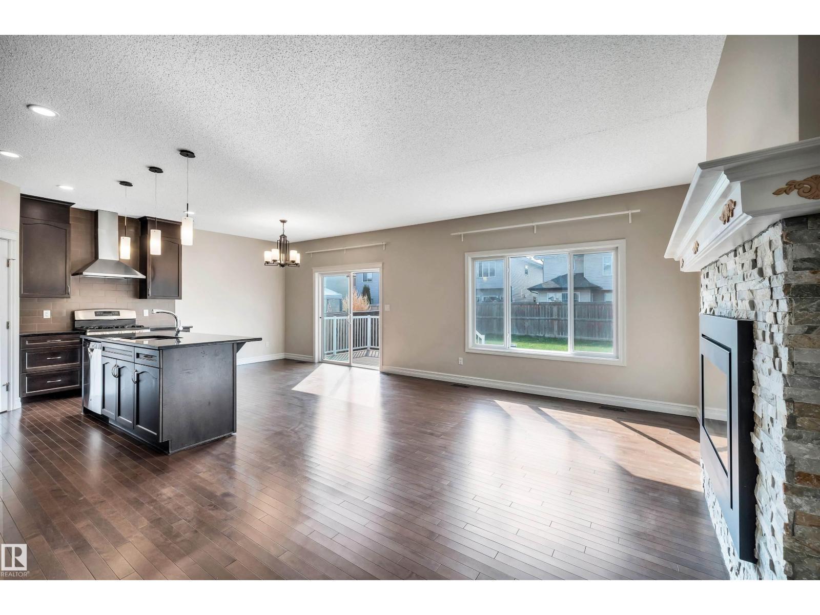 15827 10 Av Sw, Edmonton, Alberta  T6W 2H2 - Photo 7 - E4457269