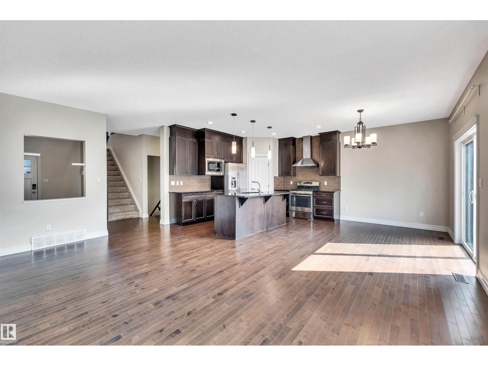 15827 10 Av Sw, Edmonton, Alberta  T6W 2H2 - Photo 8 - E4457269