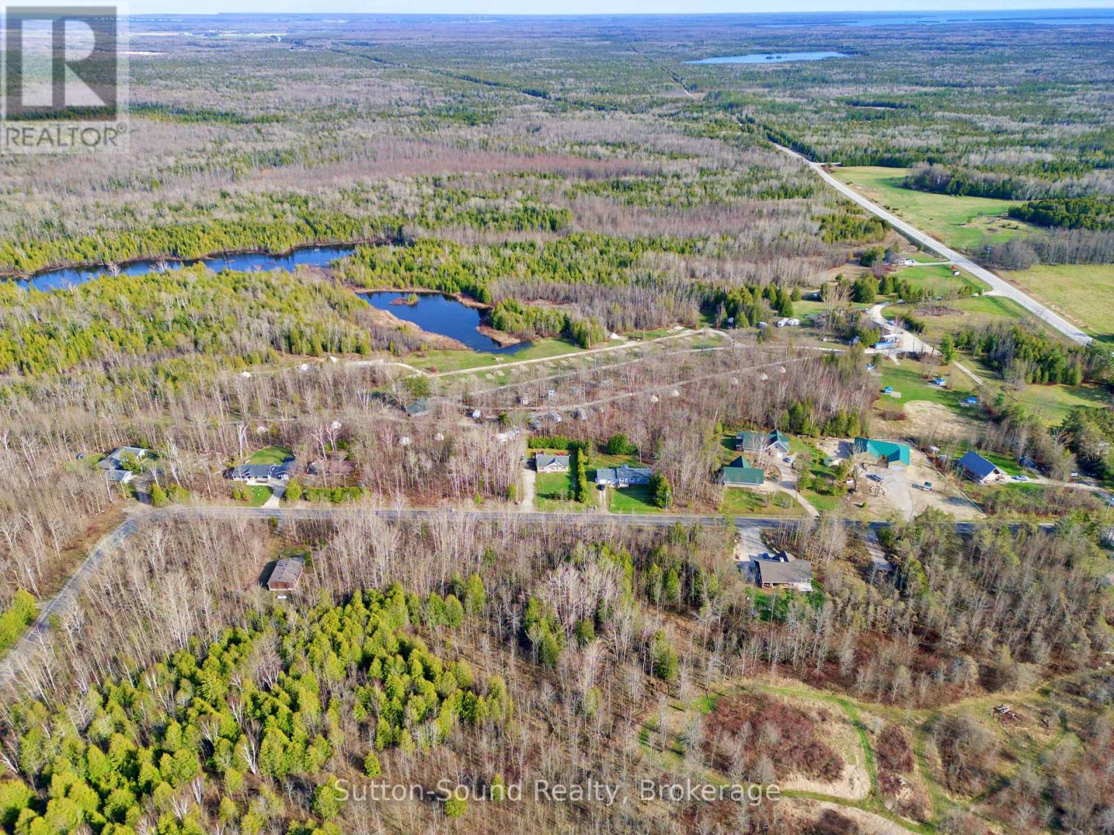 Con 2 Wbr Pt Lot 23 Maple Drive, Northern Bruce Peninsula, Ontario  N0H 1Z0 - Photo 8 - X12118815