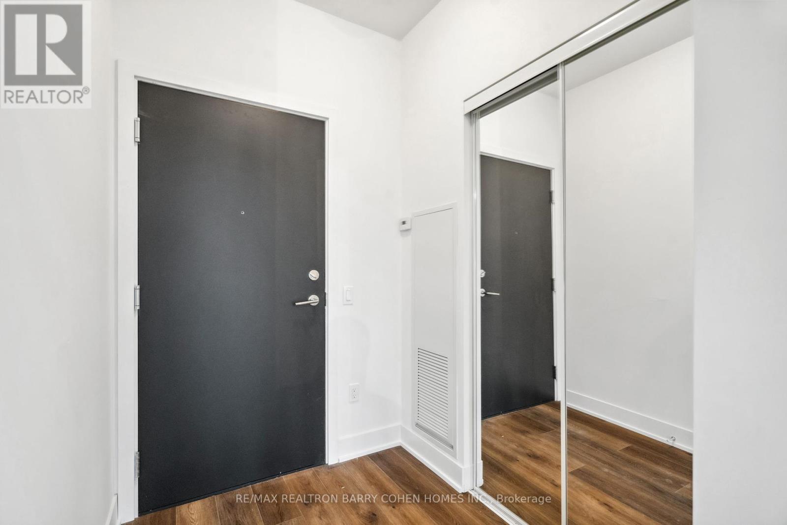 906 - 250 Lawrence Avenue W, Toronto, Ontario  M5M 1B1 - Photo 2 - C12397697