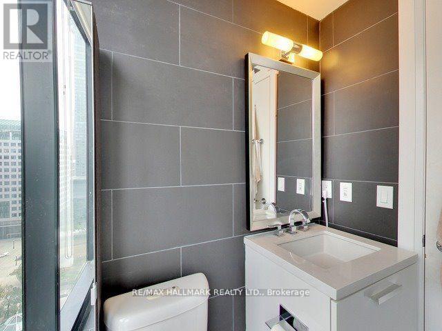 1407 - 224 King Street W, Toronto, Ontario  M5H 0A6 - Photo 15 - C12397858