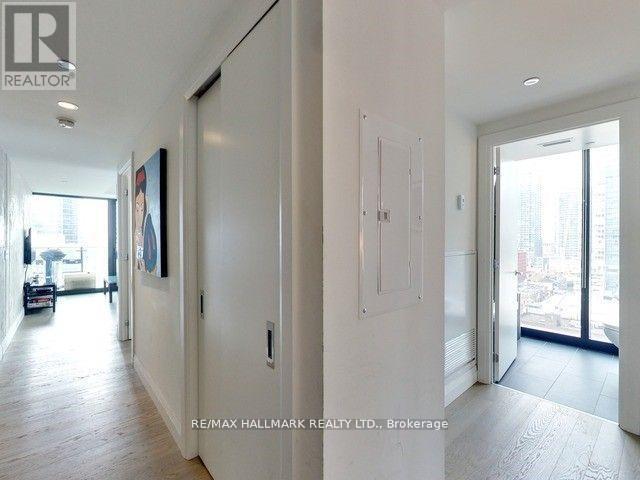 1407 - 224 King Street W, Toronto, Ontario  M5H 0A6 - Photo 18 - C12397858