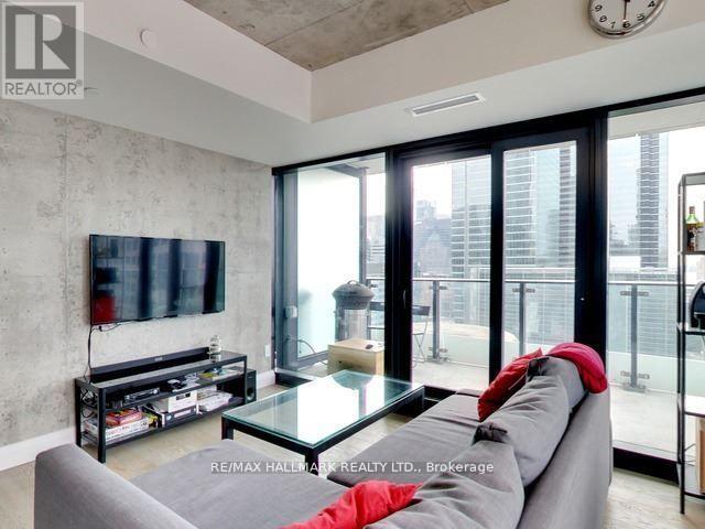 1407 - 224 King Street W, Toronto, Ontario  M5H 0A6 - Photo 2 - C12397858