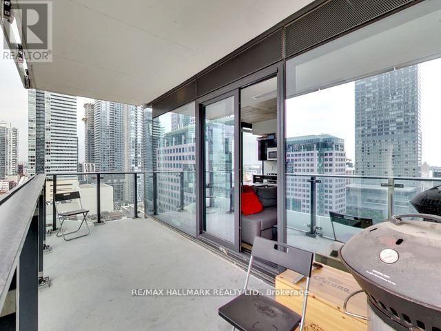 1407 - 224 King Street W, Toronto, Ontario  M5H 0A6 - Photo 8 - C12397858