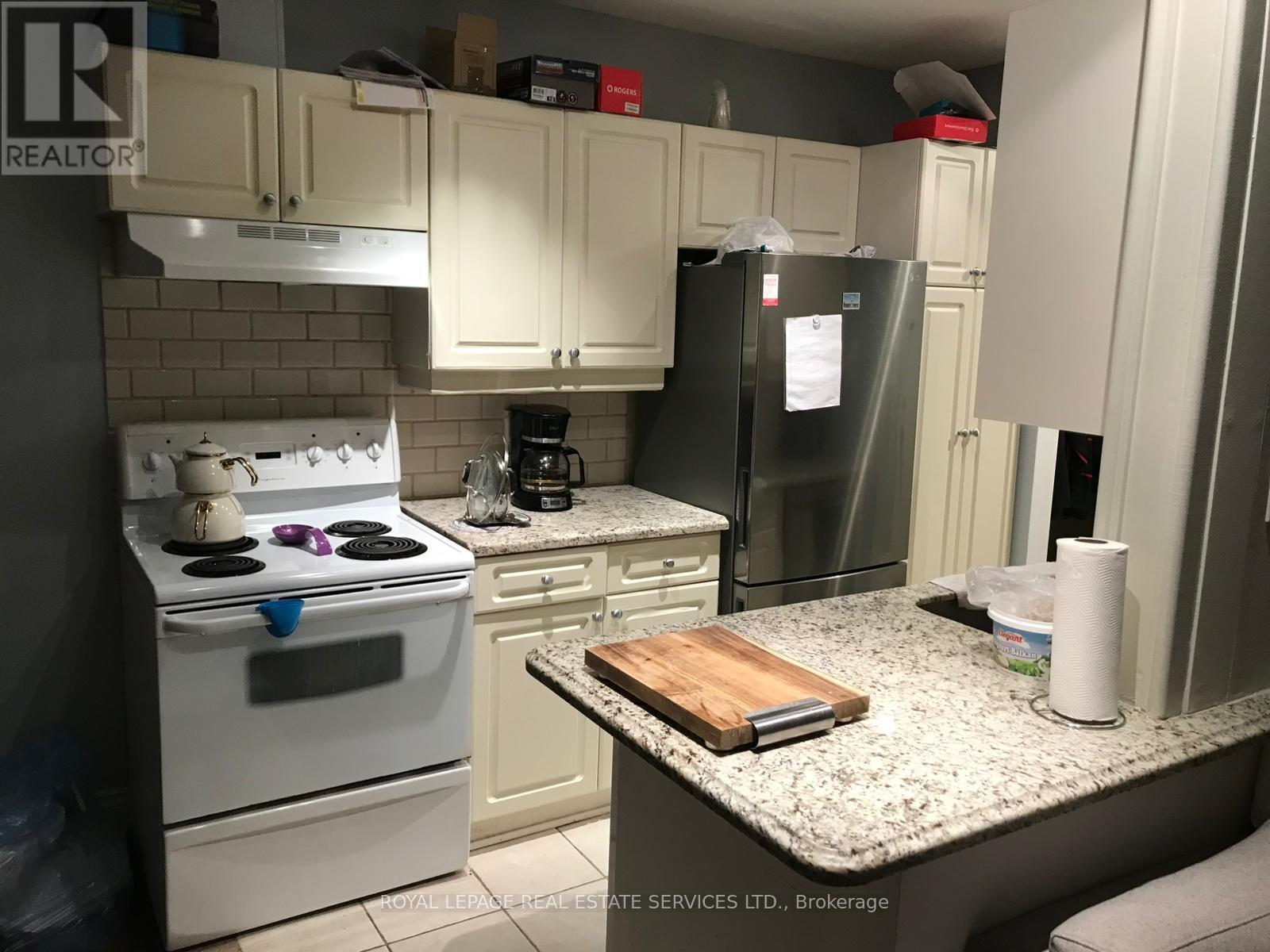 105 - 2 Ridelle Avenue, Toronto, Ontario  M6B 1H4 - Photo 2 - C12397868
