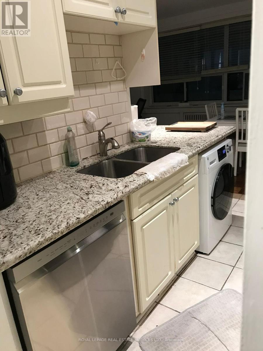 105 - 2 Ridelle Avenue, Toronto, Ontario  M6B 1H4 - Photo 5 - C12397868