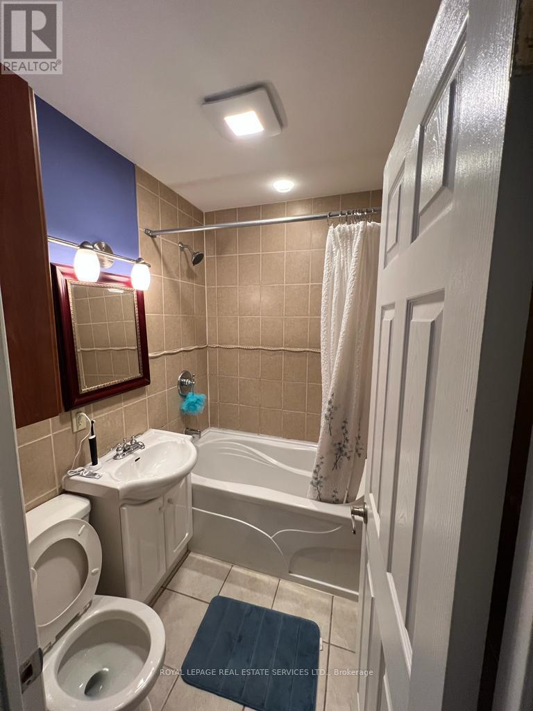 105 - 2 Ridelle Avenue, Toronto, Ontario  M6B 1H4 - Photo 9 - C12397868