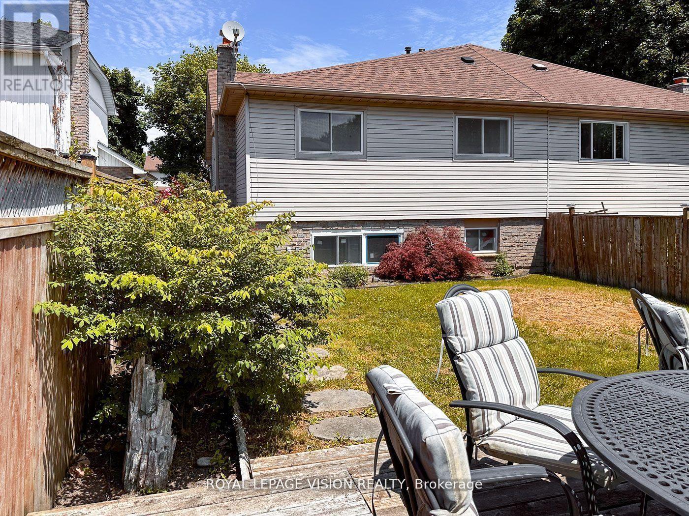 32 Goldring Drive, Whitby, Ontario  L1P 1C1 - Photo 13 - E12397864