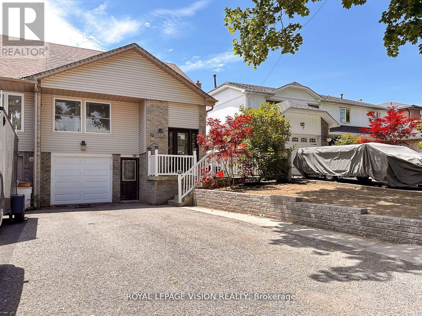 32 Goldring Drive, Whitby, Ontario  L1P 1C1 - Photo 2 - E12397864