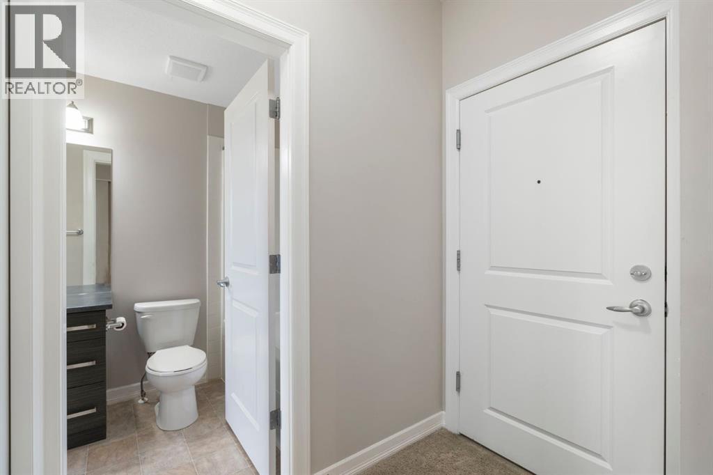 112, 117 Copperpond Common Se, Calgary, Alberta  T2Z 5E2 - Photo 4 - A2248837