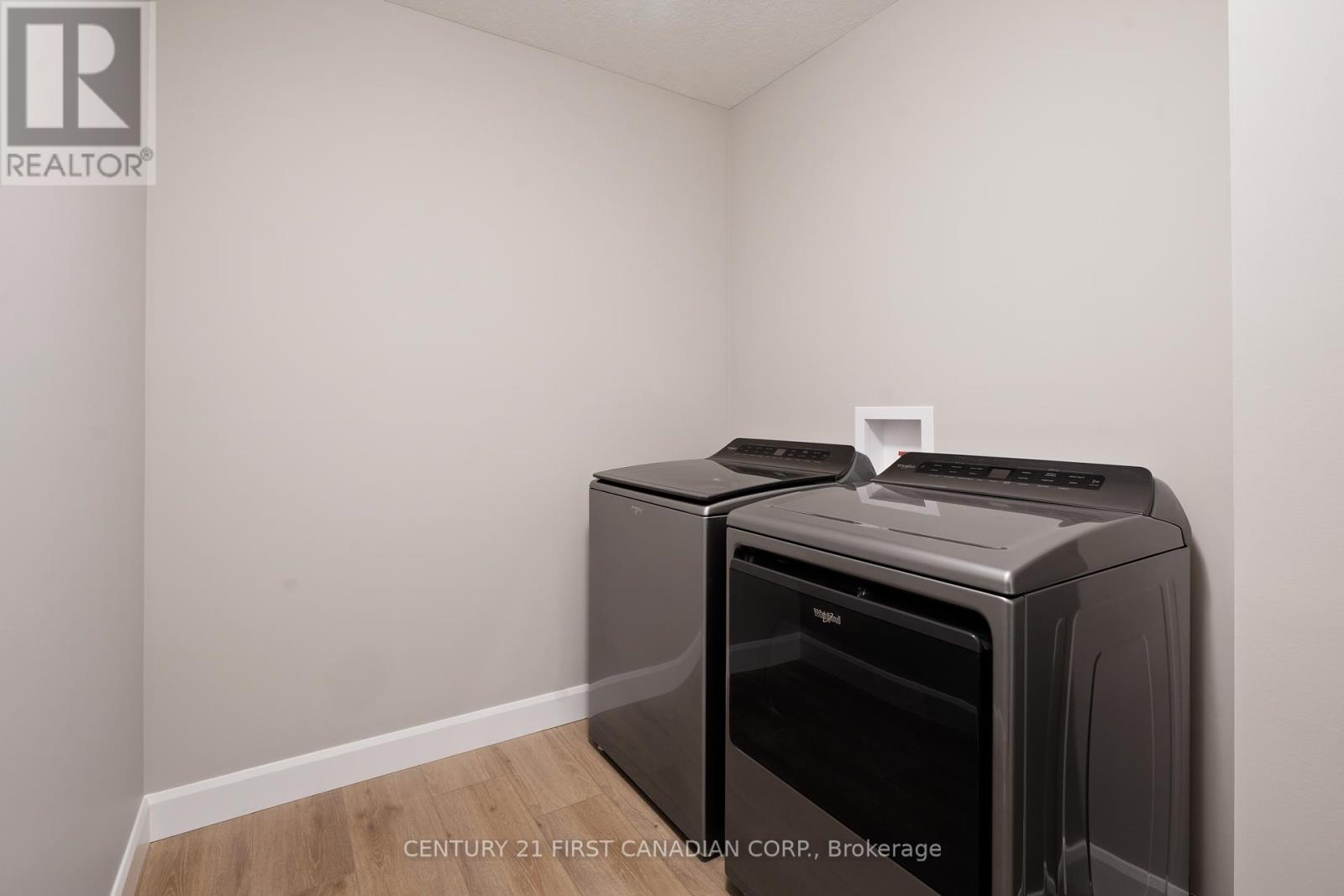 668 Ketter Way, Plympton-Wyoming, Ontario  N0N 1T0 - Photo 26 - X12397958