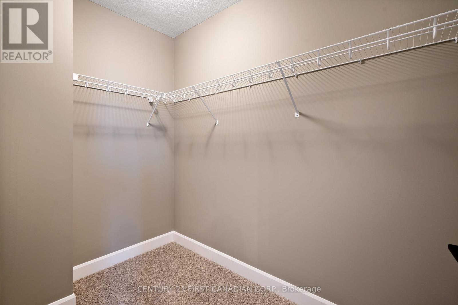 668 Ketter Way, Plympton-Wyoming, Ontario  N0N 1T0 - Photo 32 - X12397958