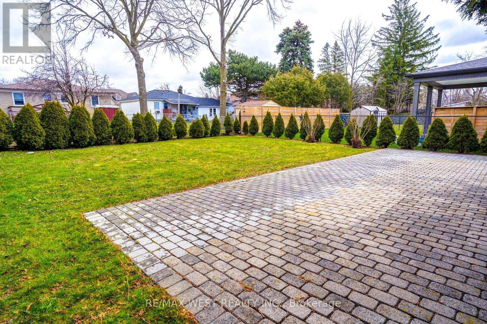 229 Baker Avenue, Richmond Hill, Ontario  L4C 1X8 - Photo 35 - N12304689