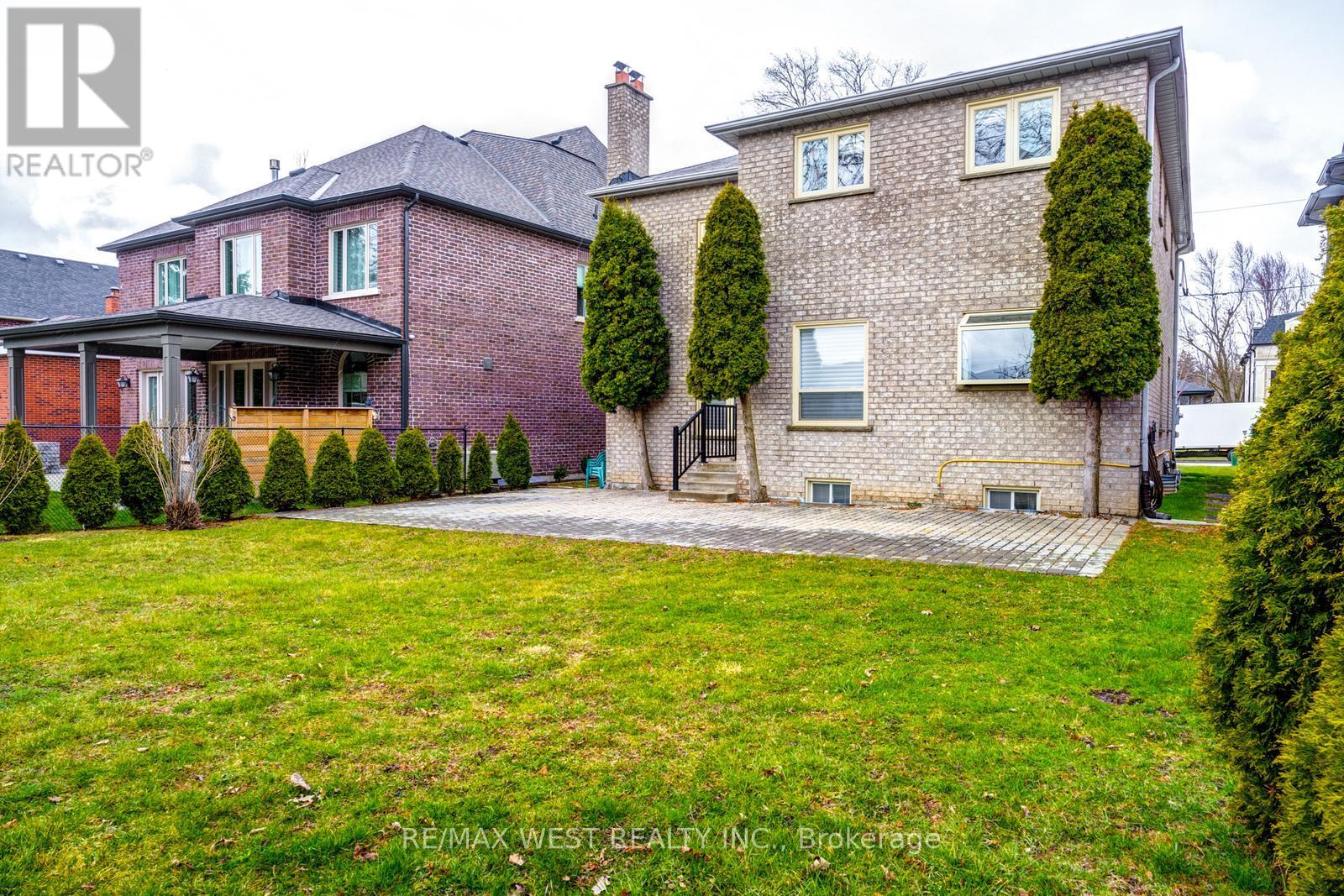229 Baker Avenue, Richmond Hill, Ontario  L4C 1X8 - Photo 39 - N12304689
