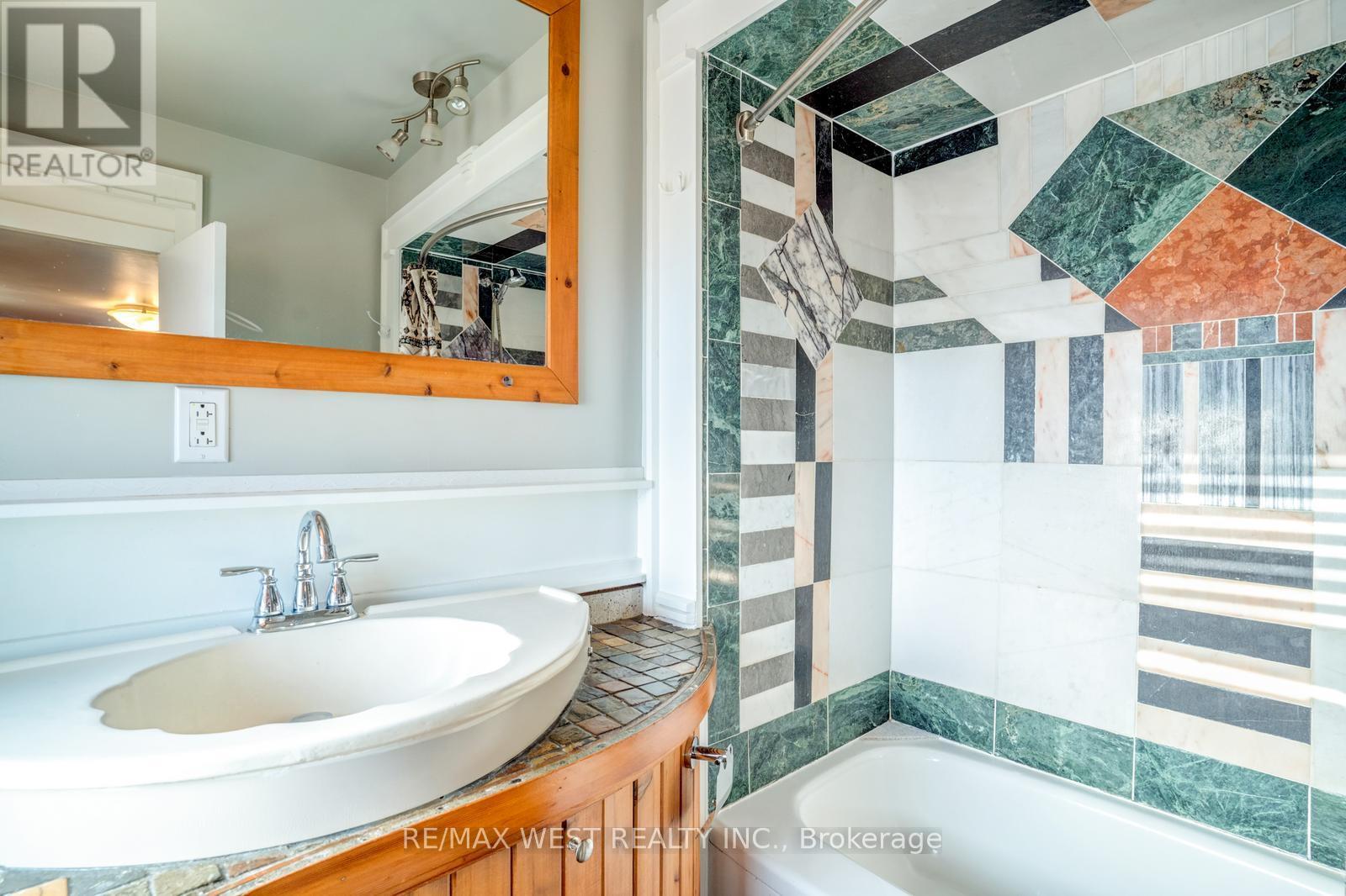 523 Lake Drive E, Georgina, Ontario  L0E 1S0 - Photo 31 - N12371100