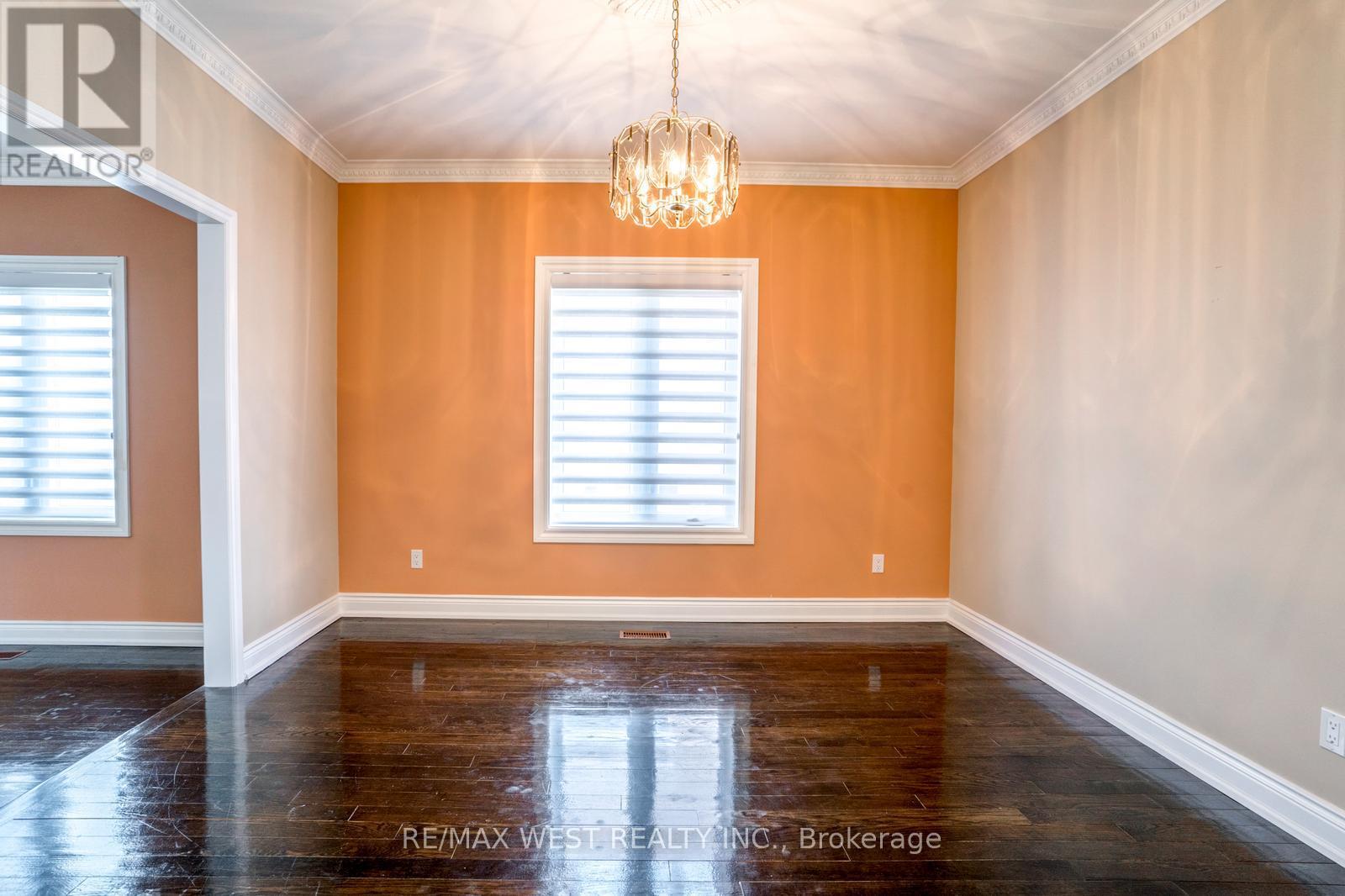 229 Baker Avenue, Richmond Hill, Ontario  L4C 1X8 - Photo 8 - N12304689