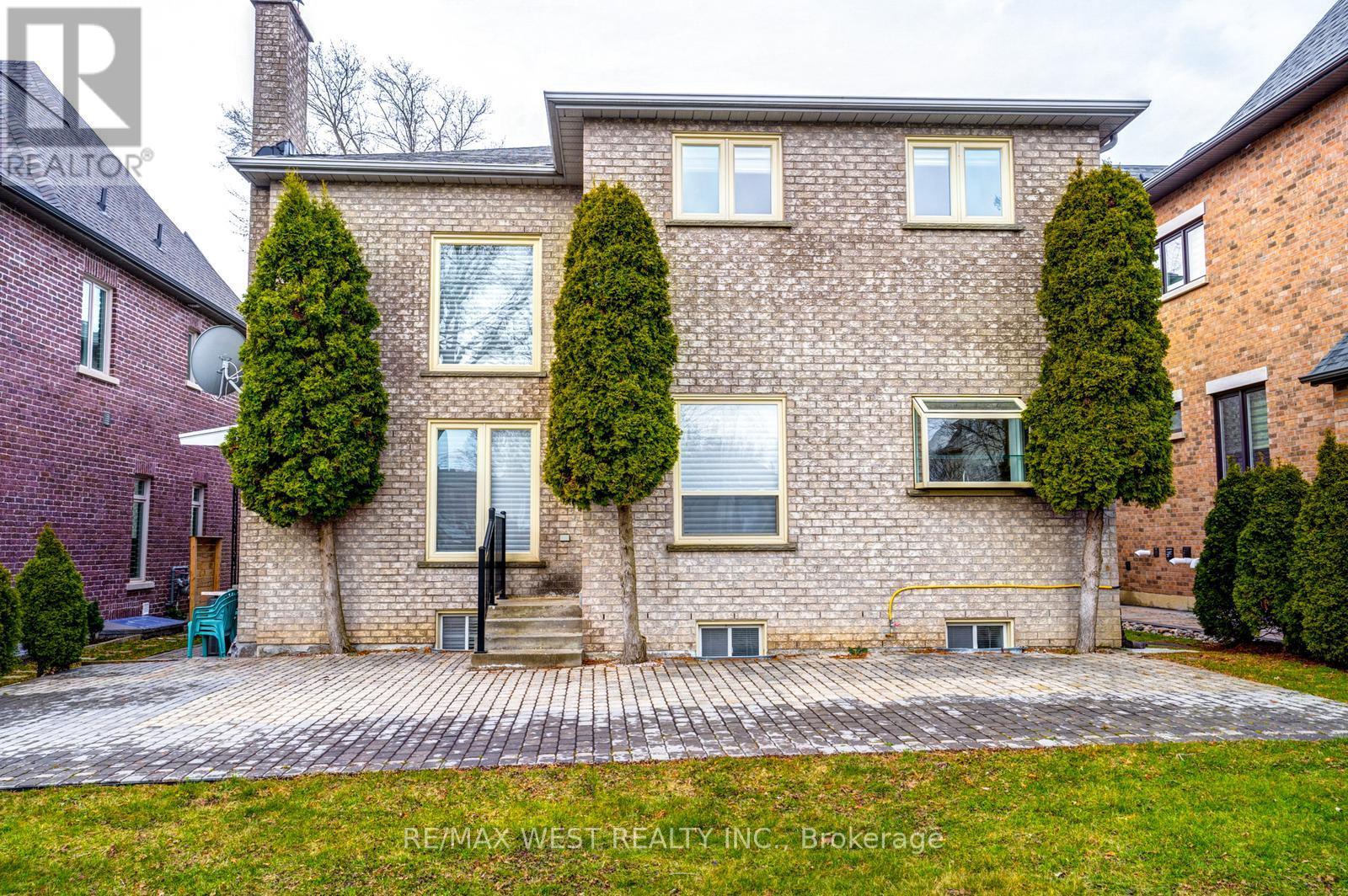 229 Baker Avenue, Richmond Hill, Ontario  L4C 1X8 - Photo 38 - N12304689