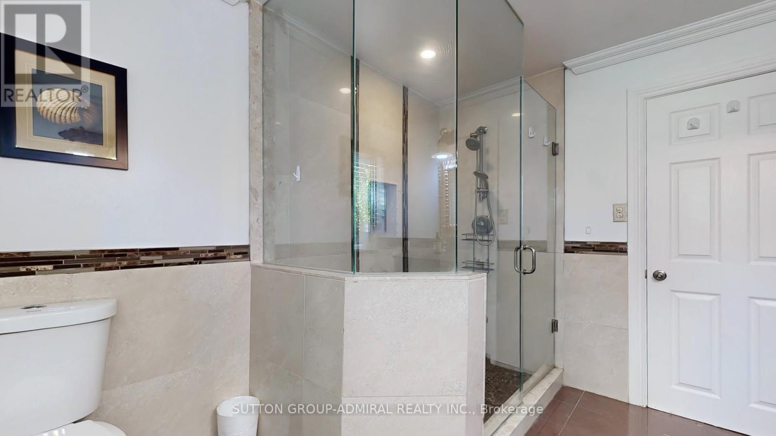 2 Newman Avenue, Richmond Hill, Ontario  L4E 3E4 - Photo 16 - N12397687