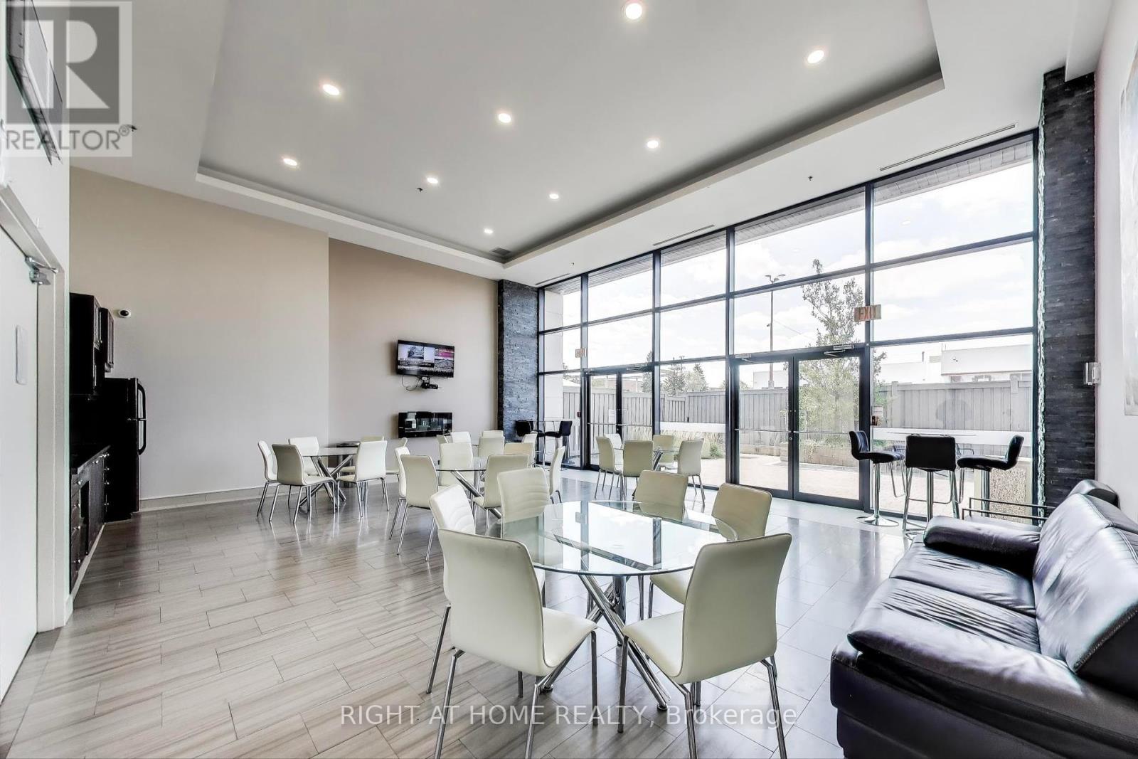 317 - 12 Woodstream Boulevard, Vaughan, Ontario  L4L 8C3 - Photo 10 - N12397711