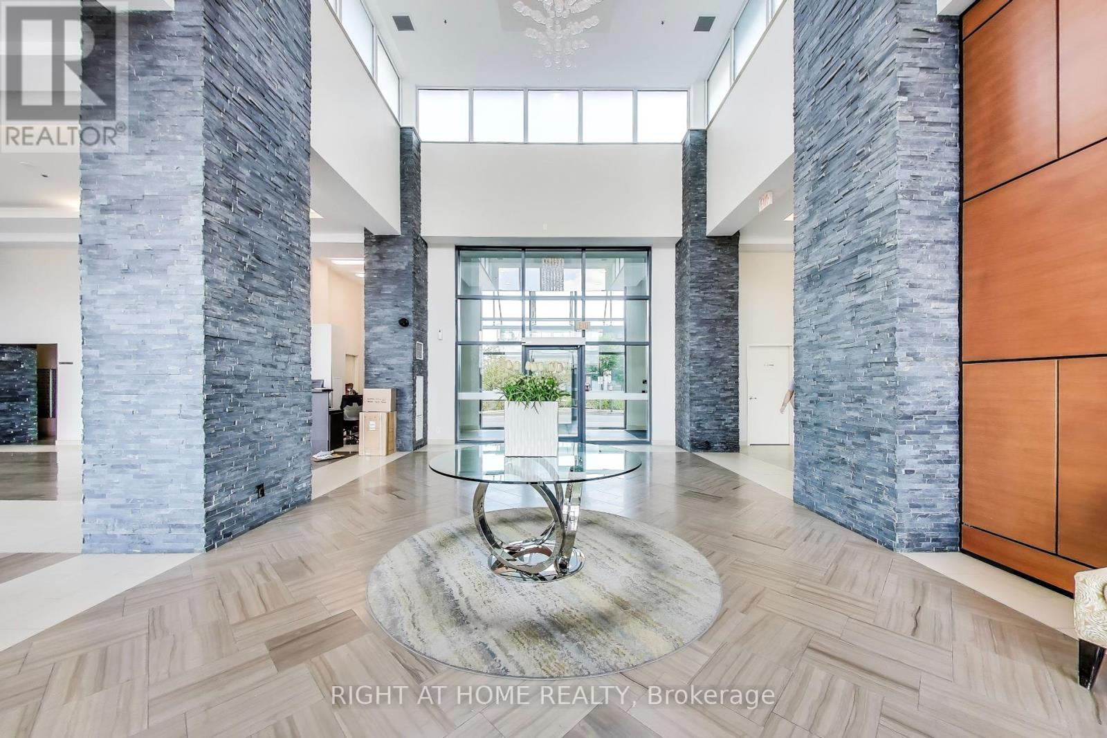 317 - 12 Woodstream Boulevard, Vaughan, Ontario  L4L 8C3 - Photo 14 - N12397711