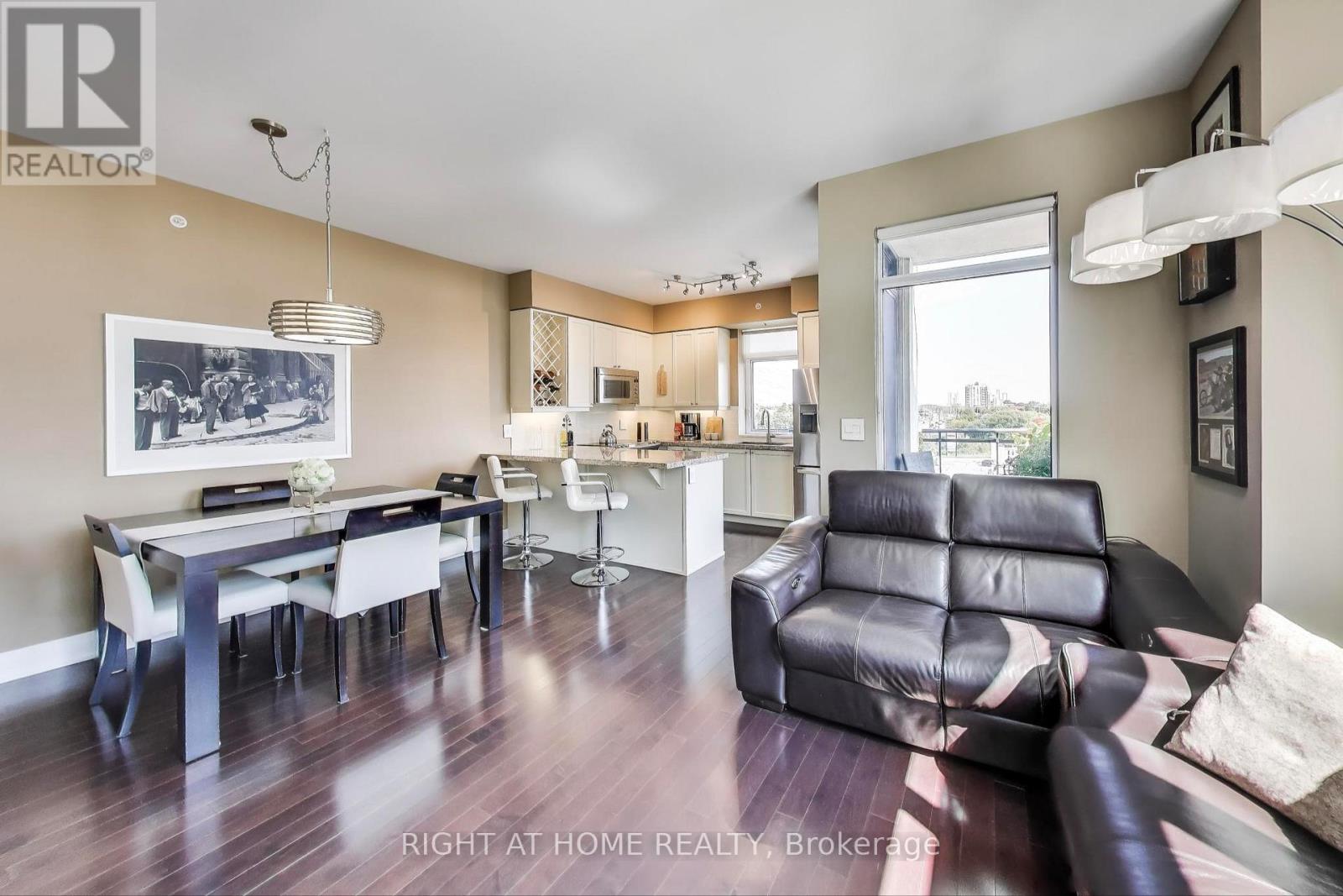 Property at 317 - 12 WOODSTREAM BOULEVARD image 3