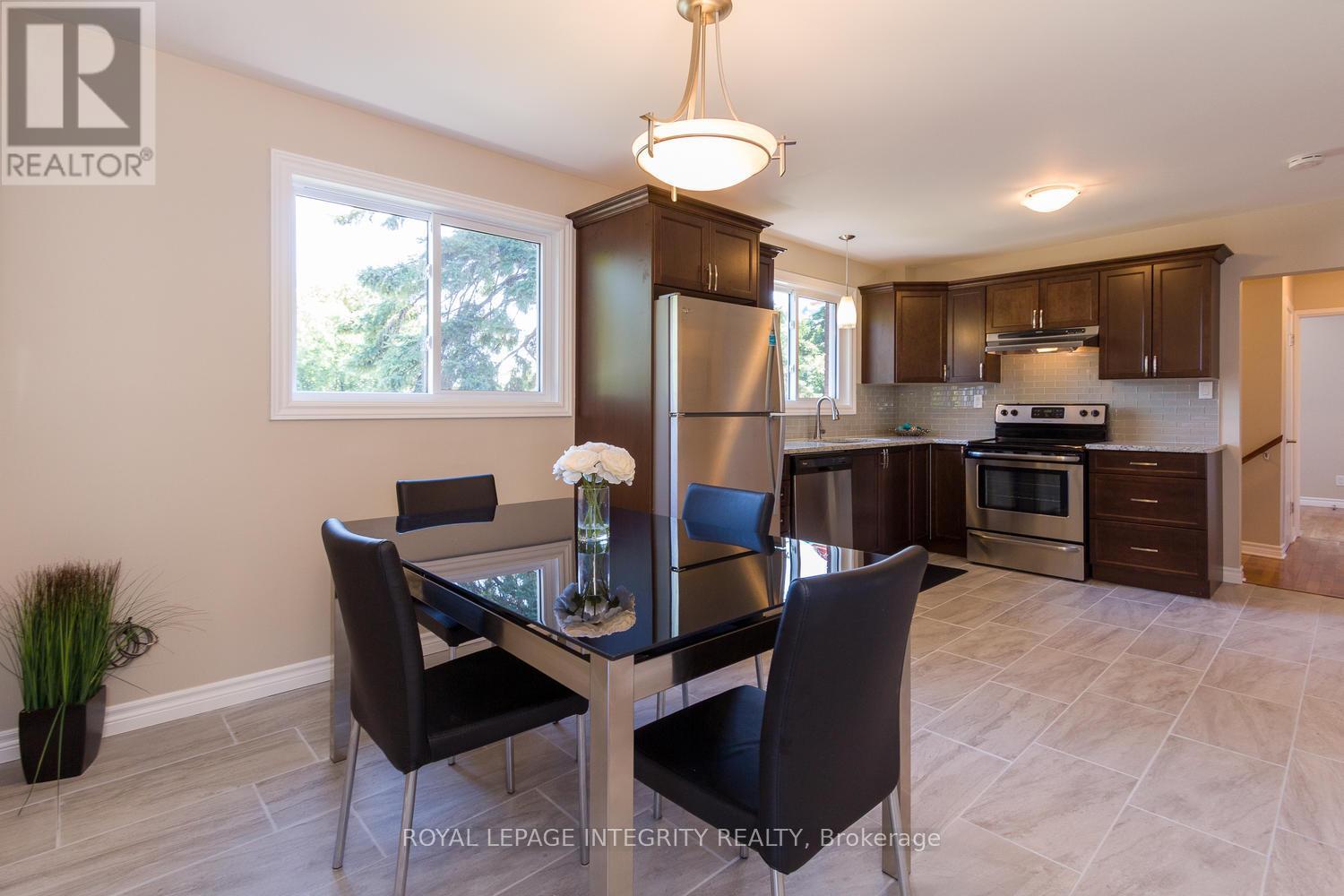 392 Tremblay Road, Ottawa, Ontario  K1G 0B8 - Photo 5 - X12397878