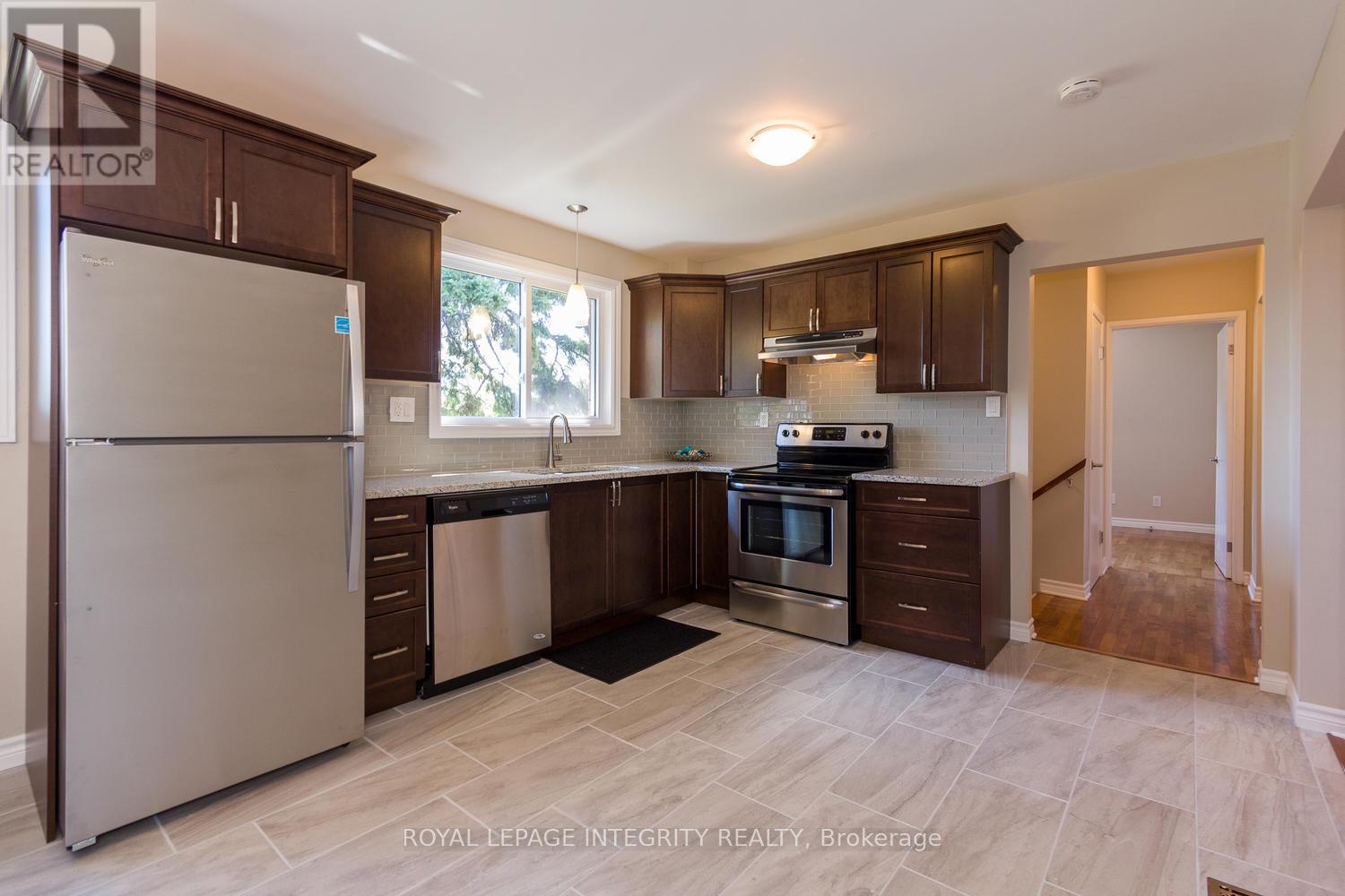 392 Tremblay Road, Ottawa, Ontario  K1G 0B8 - Photo 6 - X12397878
