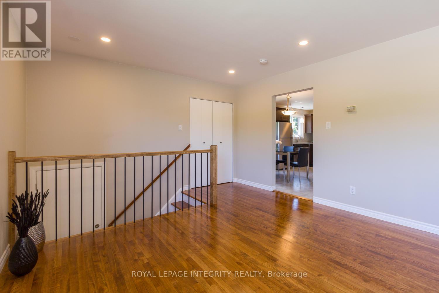 392 Tremblay Road, Ottawa, Ontario  K1G 0B8 - Photo 8 - X12397878