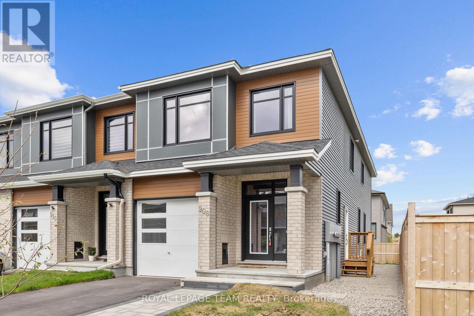 908 CLARKIA STREET, Ottawa, Ontario