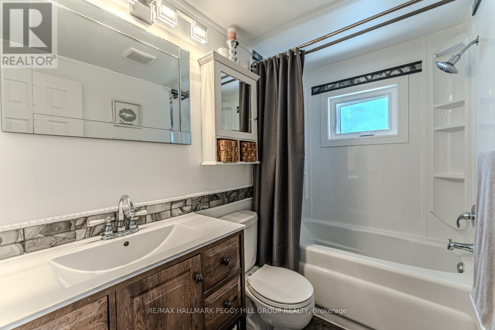 630 William Street, Midland, Ontario  L4R 2T3 - Photo 12 - S12397787