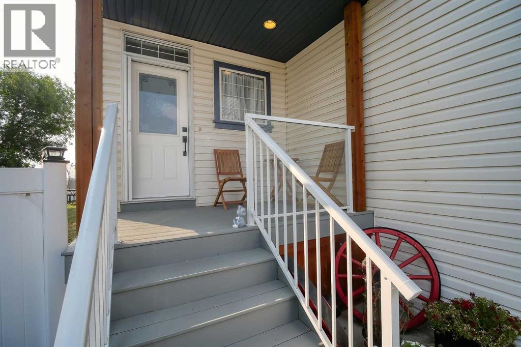 409 9 Street, Beiseker, Alberta  T0M 0G0 - Photo 4 - A2255852