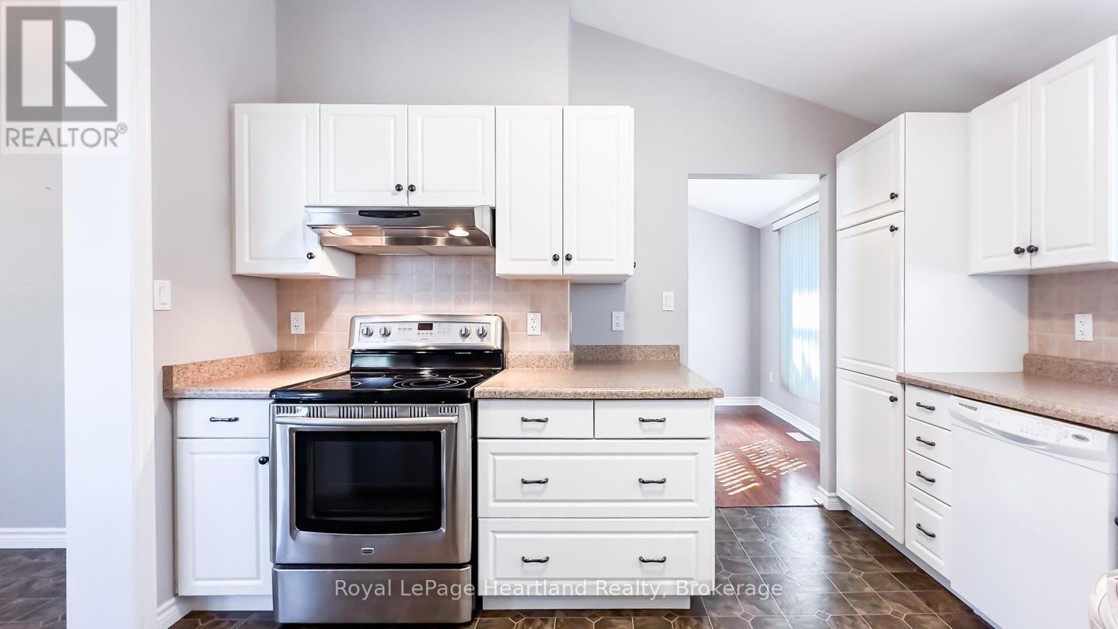 42 Iroquois Lane, Ashfield-Colborne-Wawanosh, Ontario  N7A 3Y2 - Photo 14 - X12397947