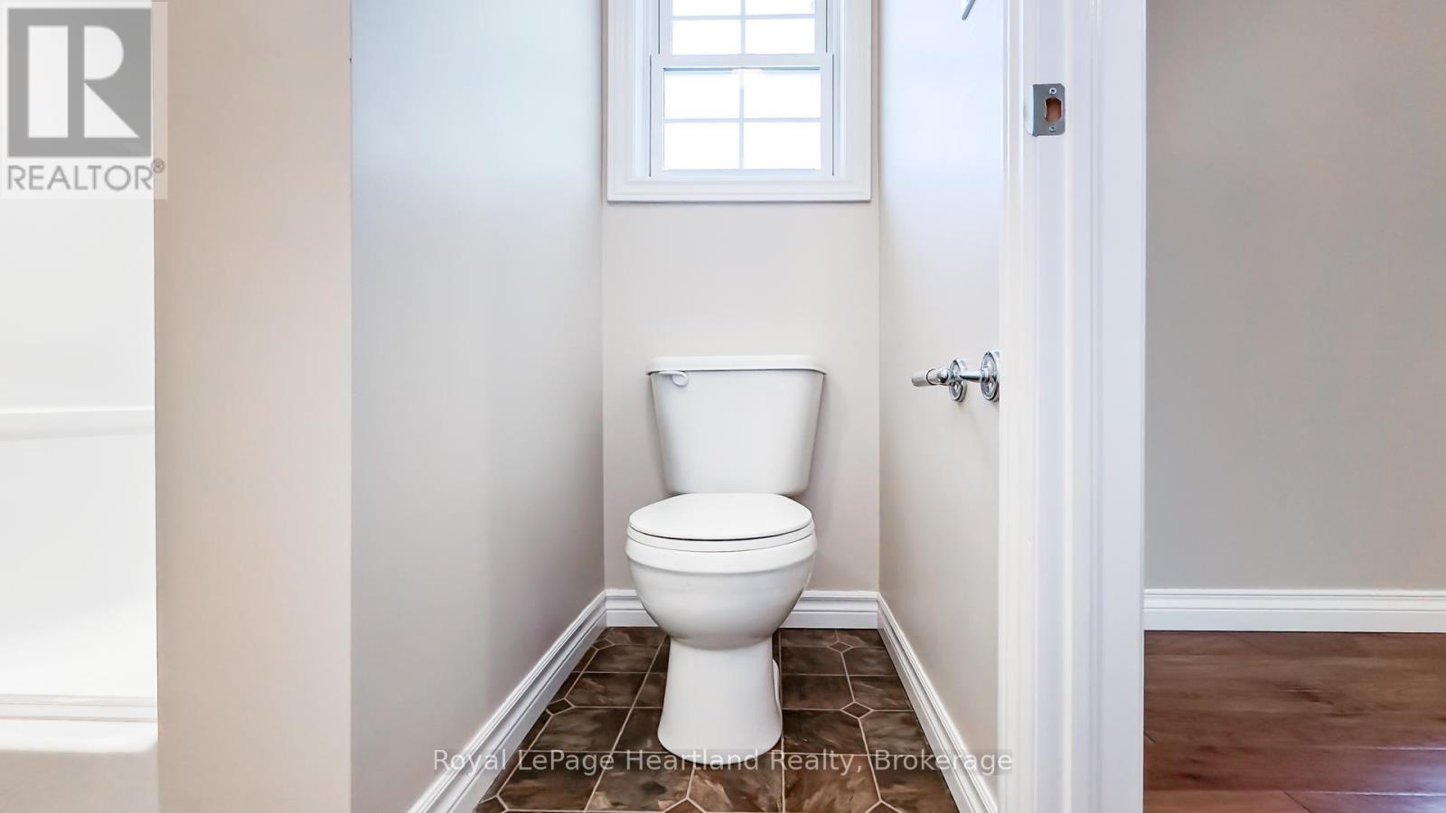 42 Iroquois Lane, Ashfield-Colborne-Wawanosh, Ontario  N7A 3Y2 - Photo 30 - X12397947