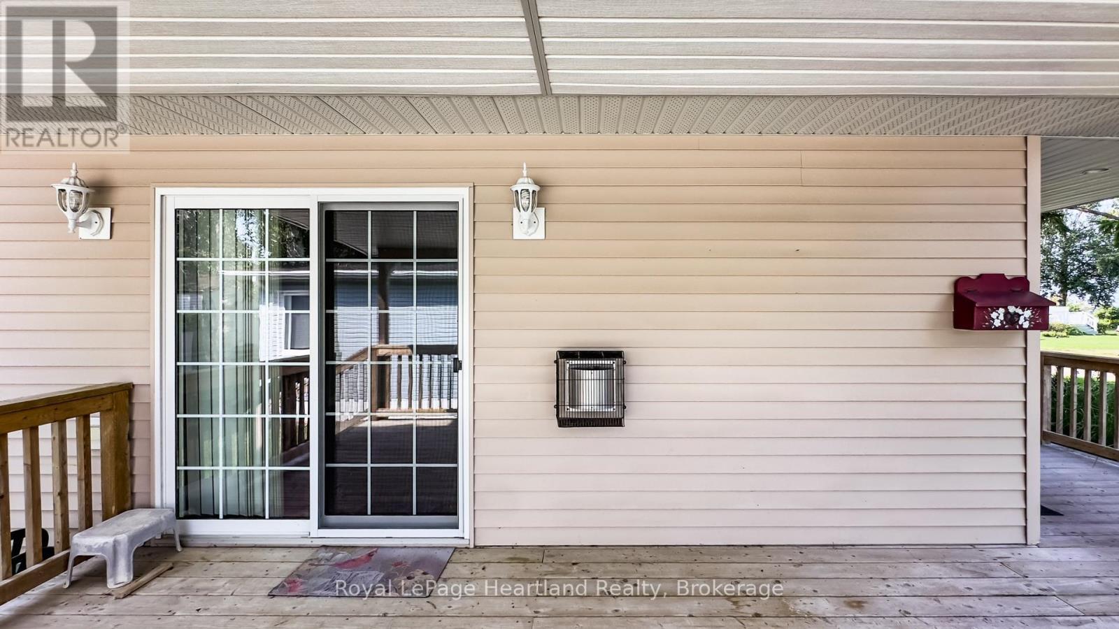 42 Iroquois Lane, Ashfield-Colborne-Wawanosh, Ontario  N7A 3Y2 - Photo 39 - X12397947