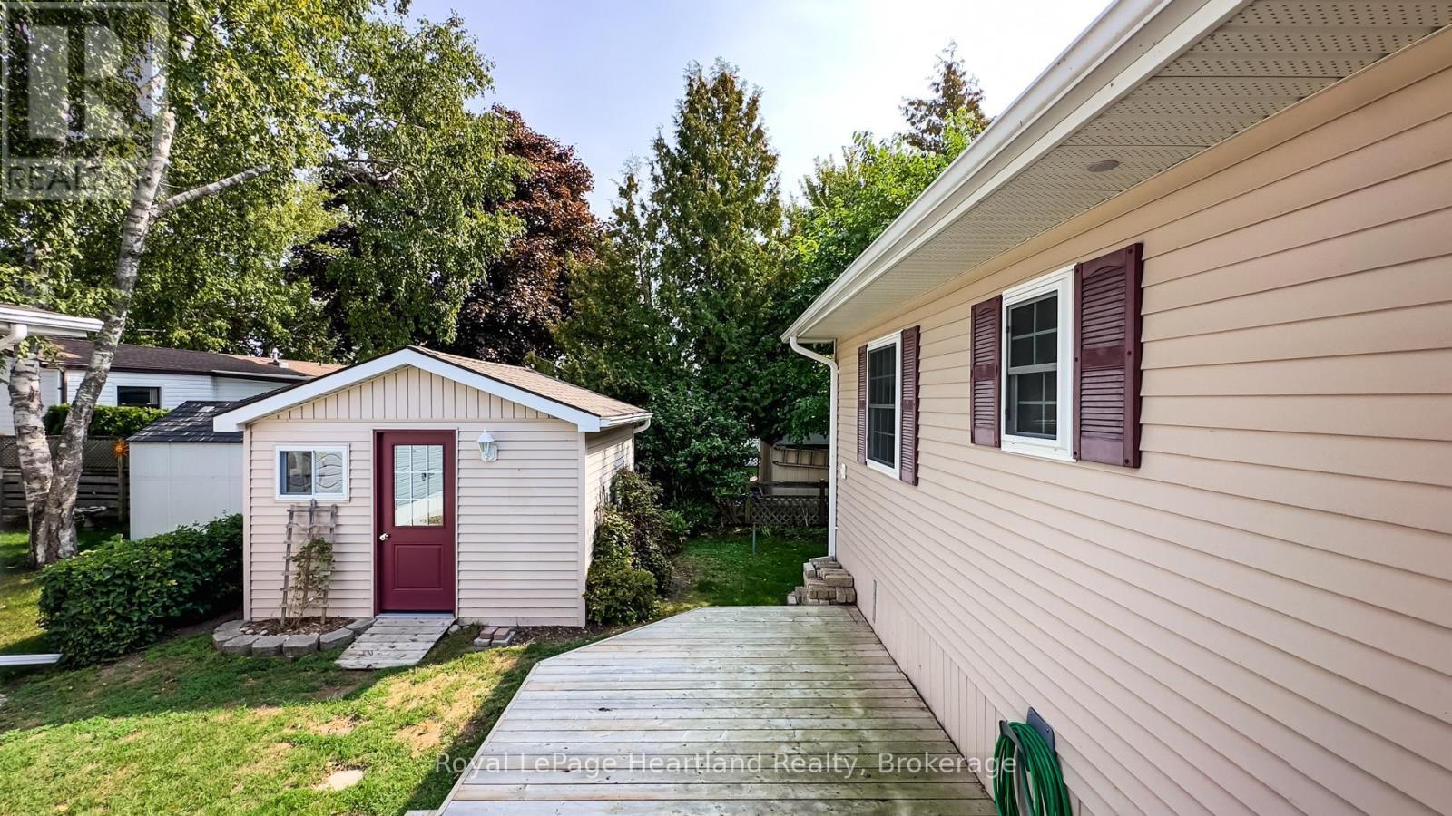 42 Iroquois Lane, Ashfield-Colborne-Wawanosh, Ontario  N7A 3Y2 - Photo 40 - X12397947