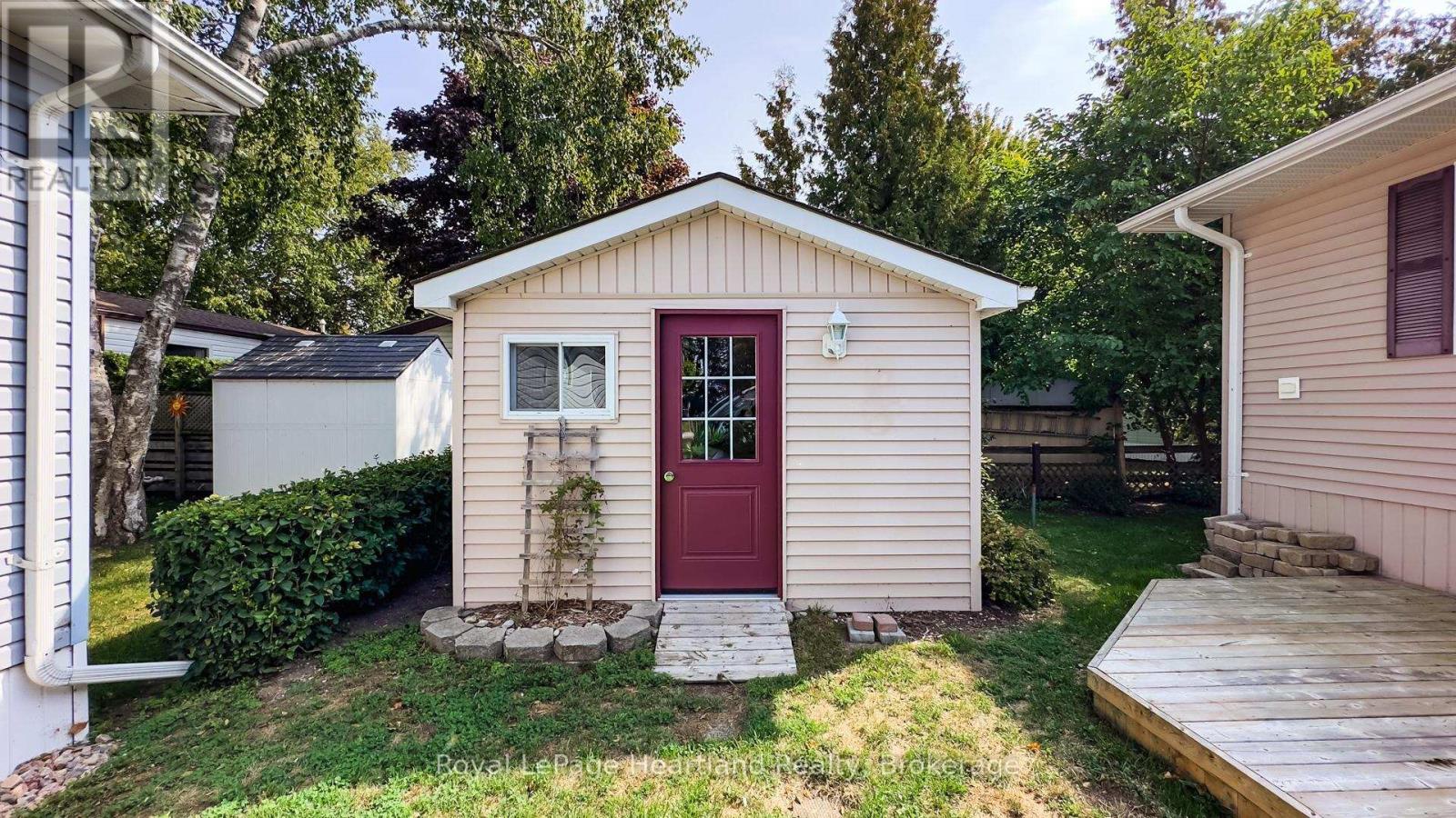 42 Iroquois Lane, Ashfield-Colborne-Wawanosh, Ontario  N7A 3Y2 - Photo 43 - X12397947